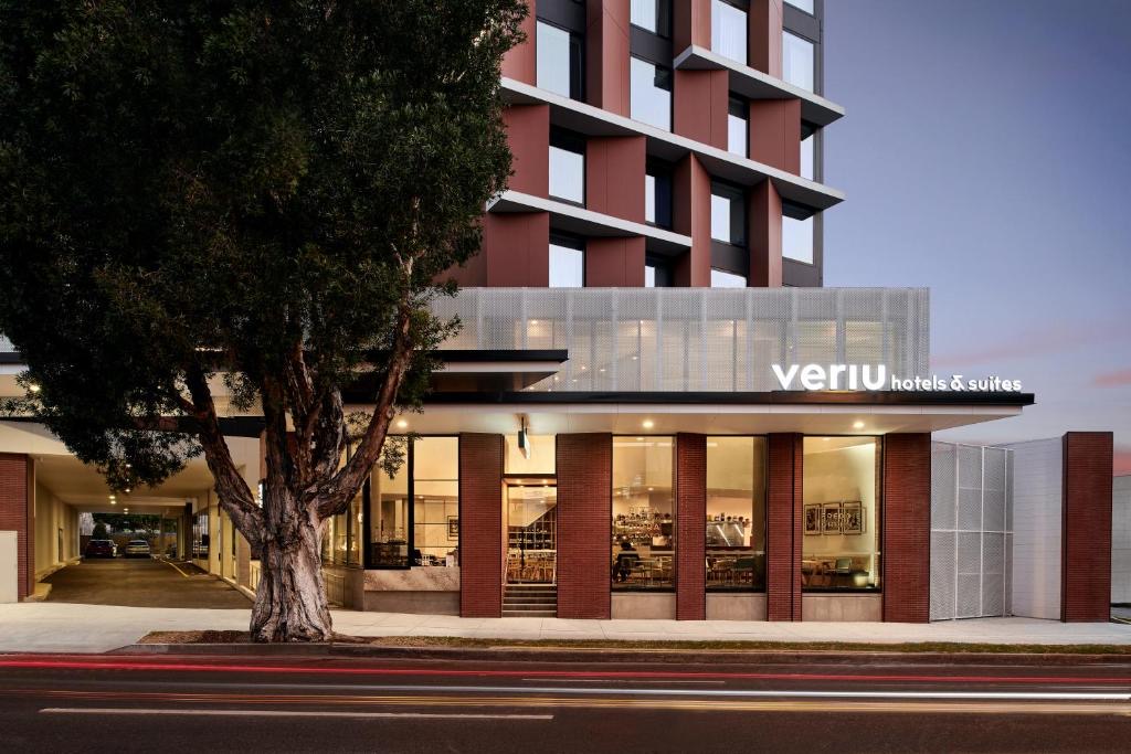 Veriu Green Square compact studio, Sydney